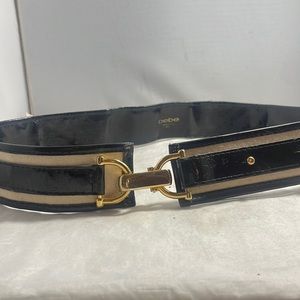 Bebe M/L cream linen and black patent leather waist belt with gold hardware